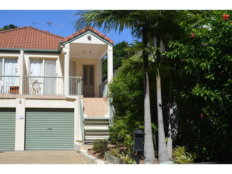 2/4 Walton Street, Southport QLD 4215