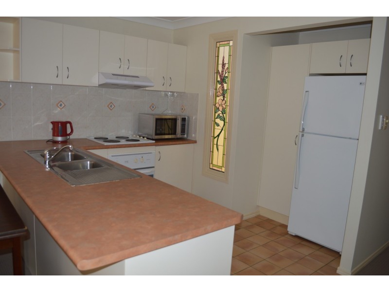 2/4 Walton Street, Southport QLD 4215