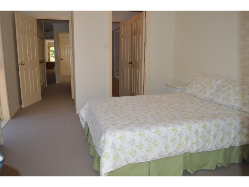 2/4 Walton Street, Southport QLD 4215