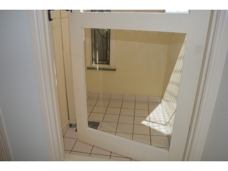 2/4 Walton Street, Southport QLD 4215