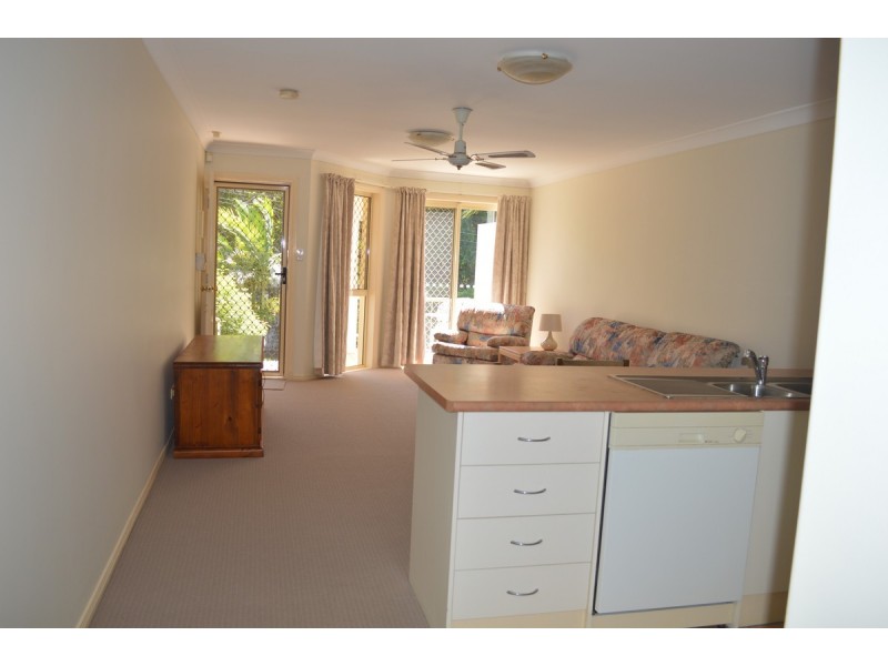 2/4 Walton Street, Southport QLD 4215