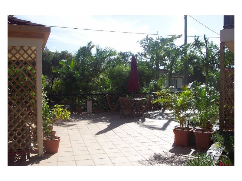 2/27 Chester Terrace, Southport QLD 4215