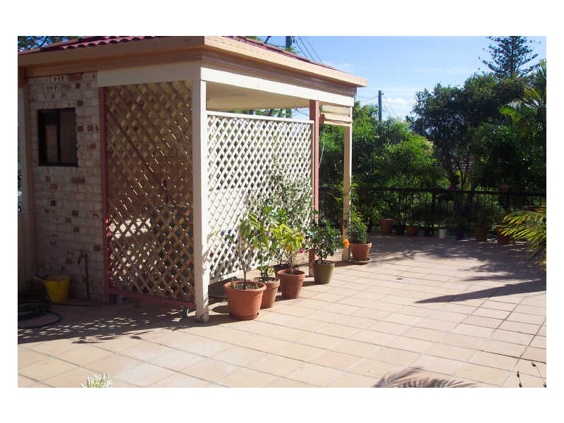 2/27 Chester Terrace, Southport QLD 4215