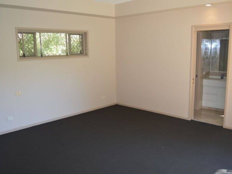 24 Stadler Court, Parkwood QLD 4214