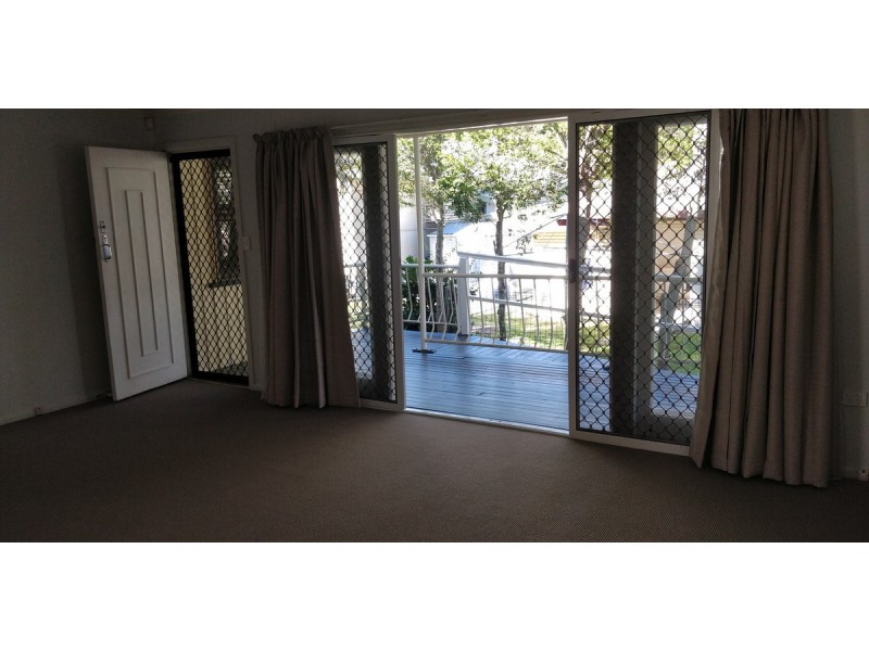 67 Worendo Street, Southport QLD 4215