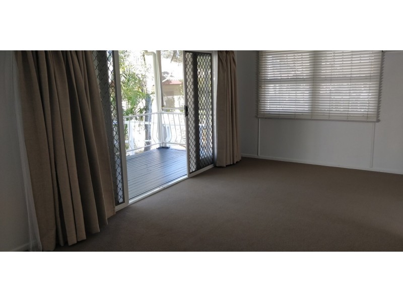 67 Worendo Street, Southport QLD 4215