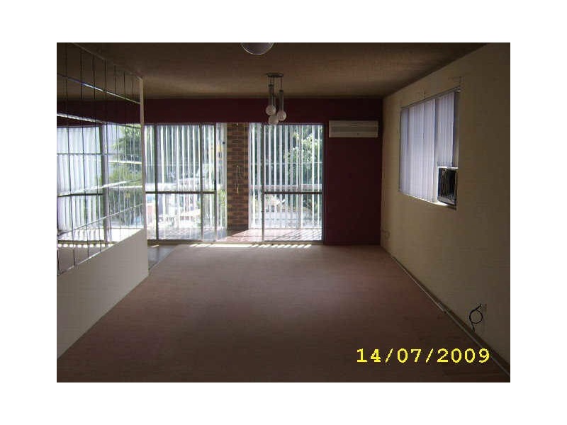 4/10 White Street (R), Southport QLD 4215