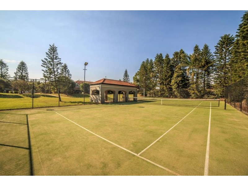 83/19 Santa Barbara Road, Hope Island QLD 4212