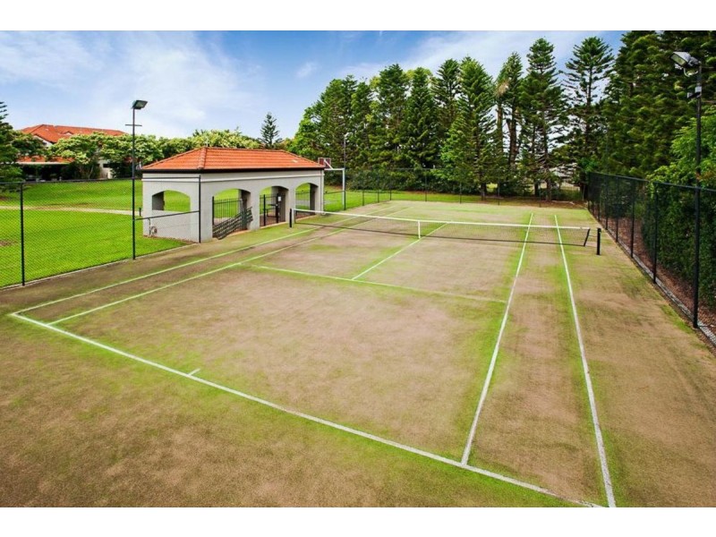 83/19 Santa Barbara Road, Hope Island QLD 4212