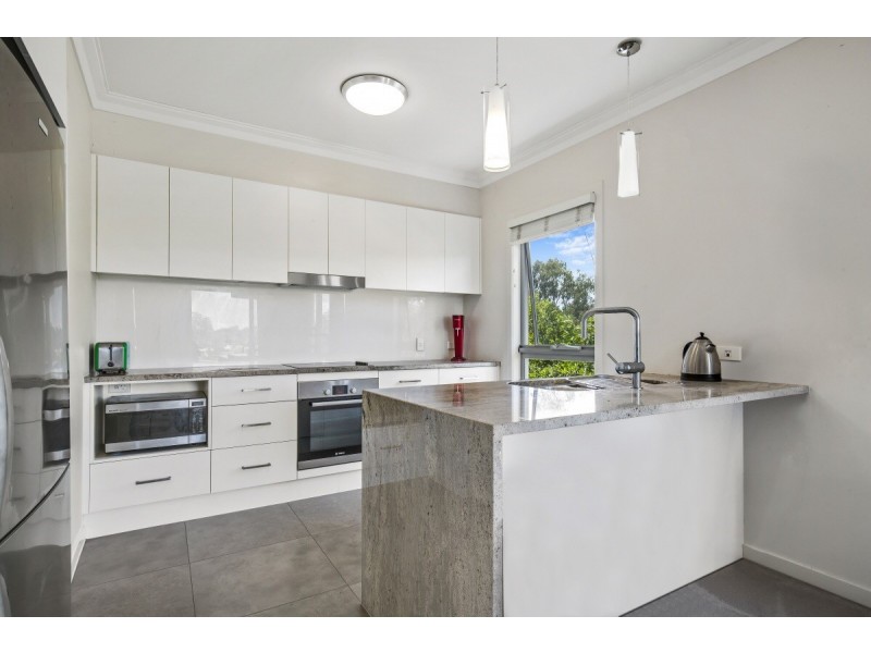 3/133 Benowa Road, Southport QLD 4215