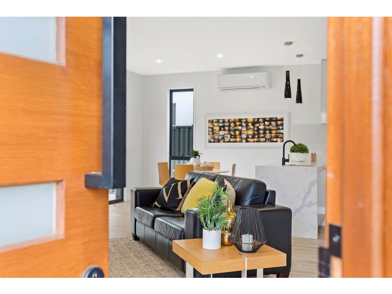 2/13 Fairway Avenue, Southport QLD 4215