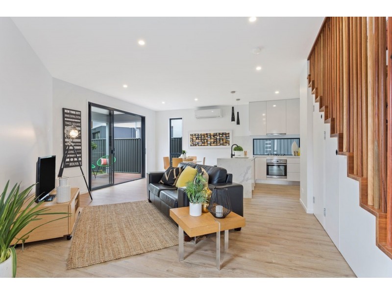 2/13 Fairway Avenue, Southport QLD 4215