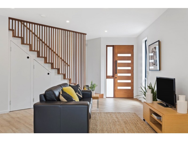 2/13 Fairway Avenue, Southport QLD 4215
