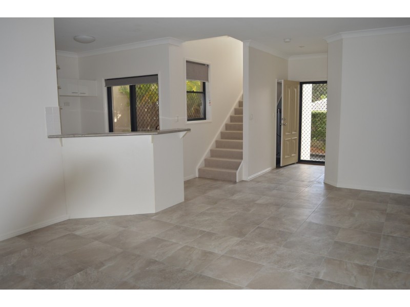 2/28 Blake Street, Southport QLD 4215