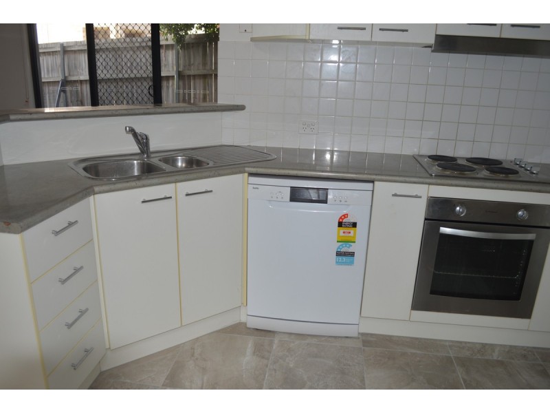 2/28 Blake Street, Southport QLD 4215