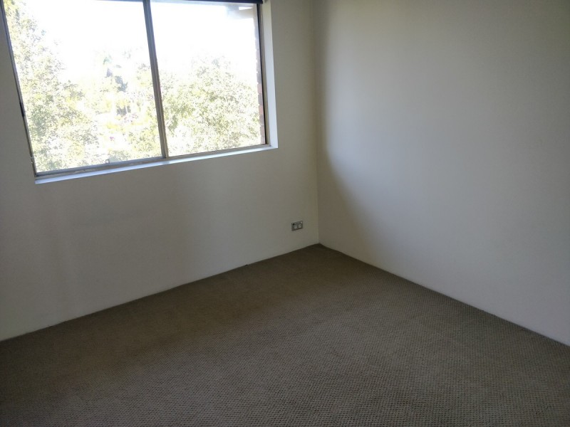 11/35-37 Huth Street, Labrador QLD 4215