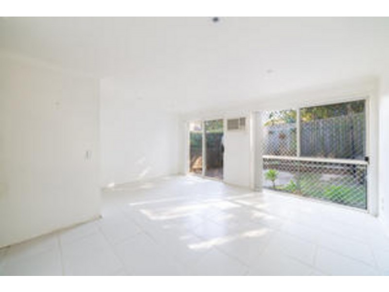 10/97 Eugaree Street, Southport QLD 4215