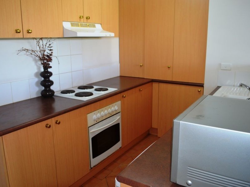 12/27 Chester Terrace, Southport QLD 4215