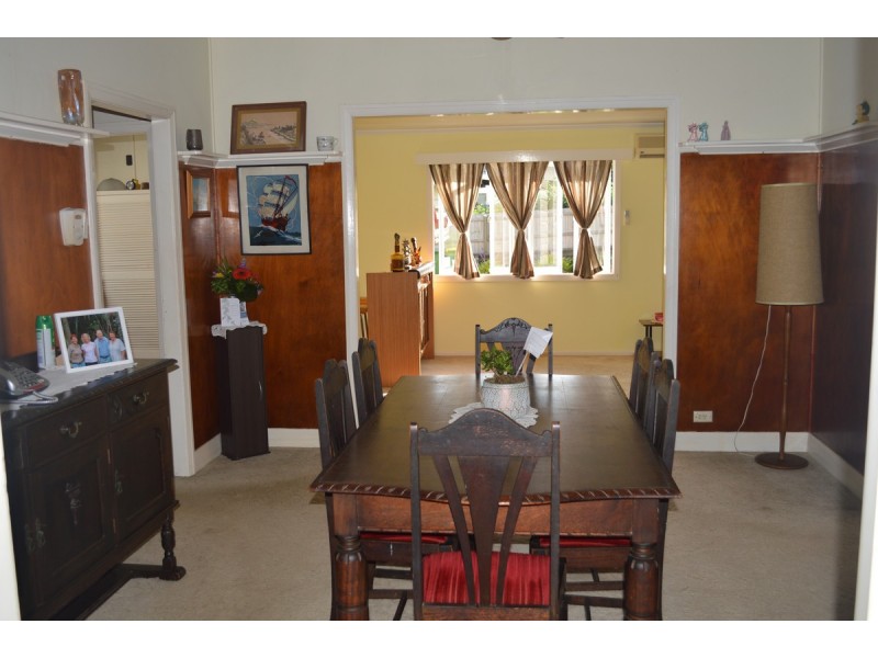 6 Wilson Street, Labrador QLD 4215