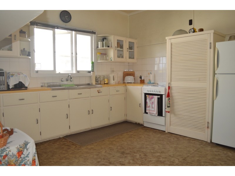 6 Wilson Street, Labrador QLD 4215