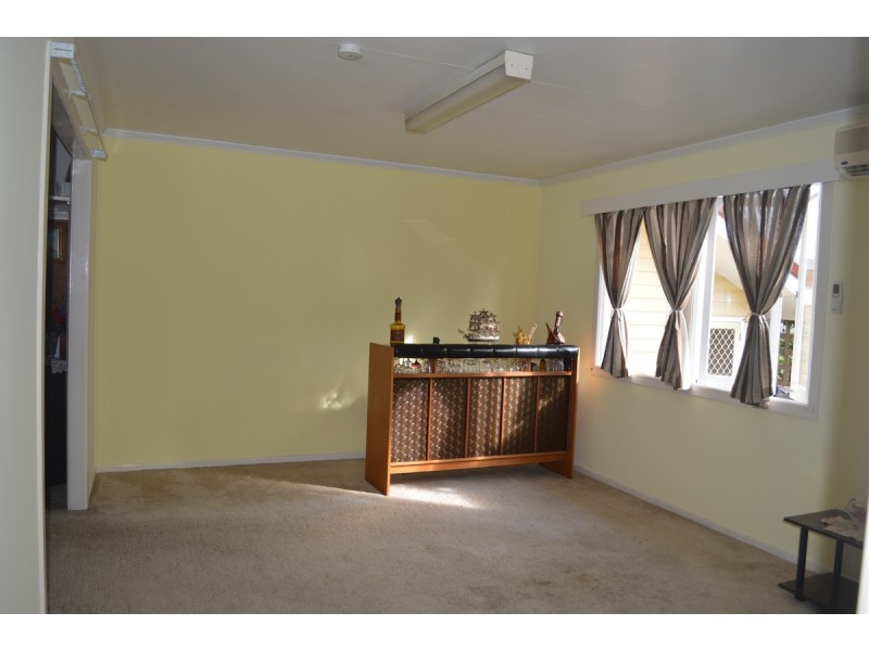 6 Wilson Street, Labrador QLD 4215