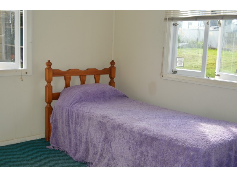 6 Wilson Street, Labrador QLD 4215