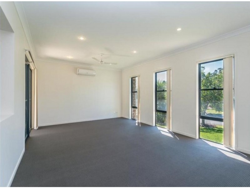 14 Shawnee Crescent, Pimpama QLD 4209