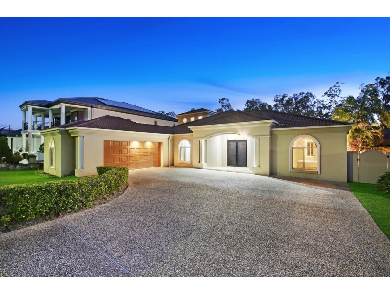 92 Arun Drive, Arundel QLD 4214