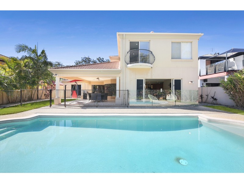 92 Arun Drive, Arundel QLD 4214