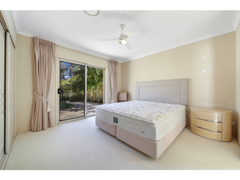92 Arun Drive, Arundel QLD 4214