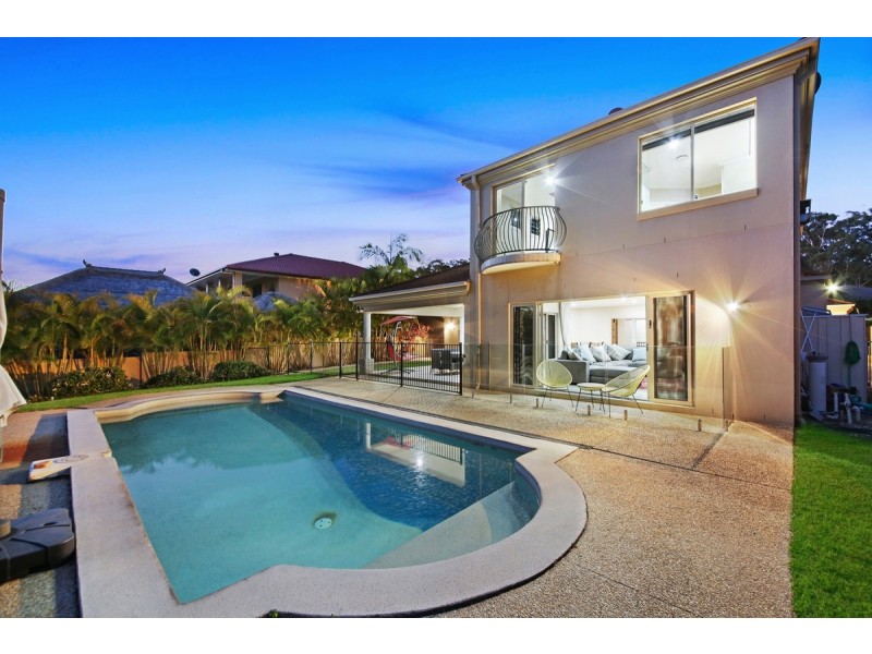 92 Arun Drive, Arundel QLD 4214