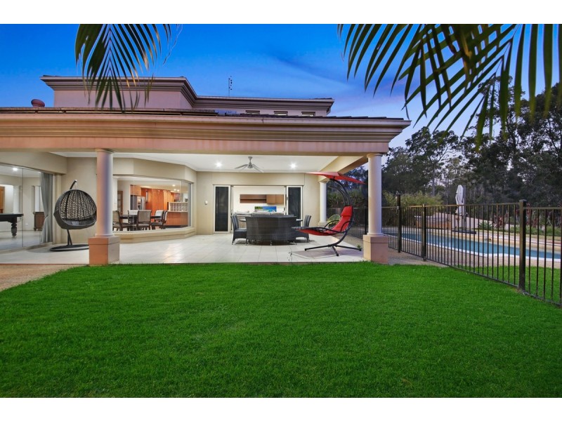 92 Arun Drive, Arundel QLD 4214