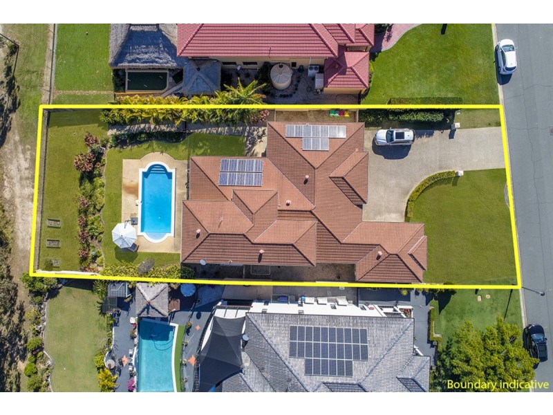 92 Arun Drive, Arundel QLD 4214