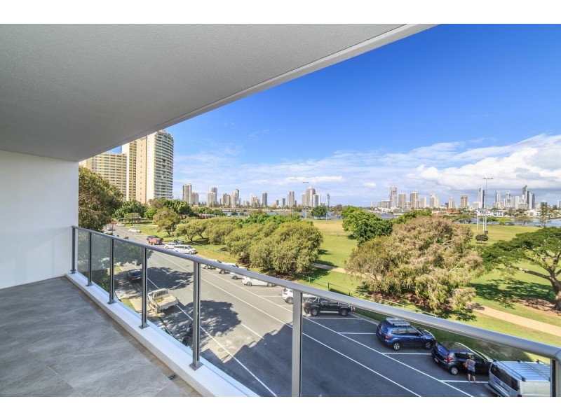 401/30 Brighton Parade, Southport QLD 4215