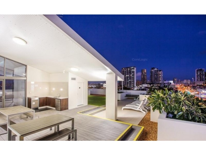 18/171 Scarborough Street, Southport QLD 4215