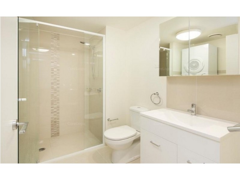 18/171 Scarborough Street, Southport QLD 4215