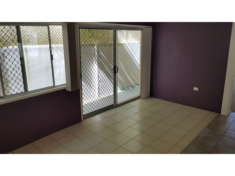 40 Brighton Parade, Southport QLD 4215