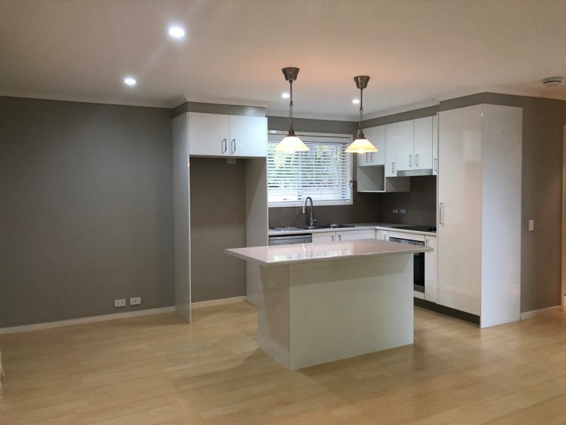 9 Glass Street, Ashmore QLD 4214