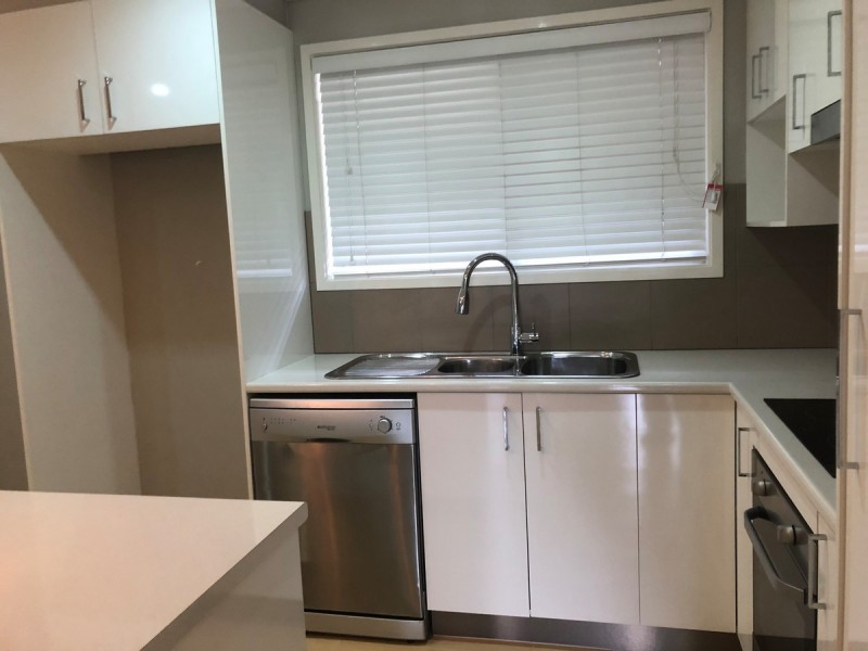 9 Glass Street, Ashmore QLD 4214