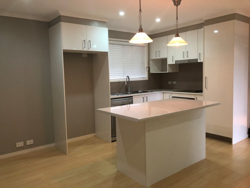 9 Glass Street, Ashmore QLD 4214