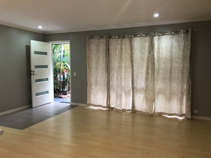 9 Glass Street, Ashmore QLD 4214