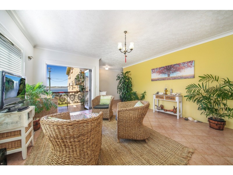 6/264 Marine Parade, Labrador QLD 4215
