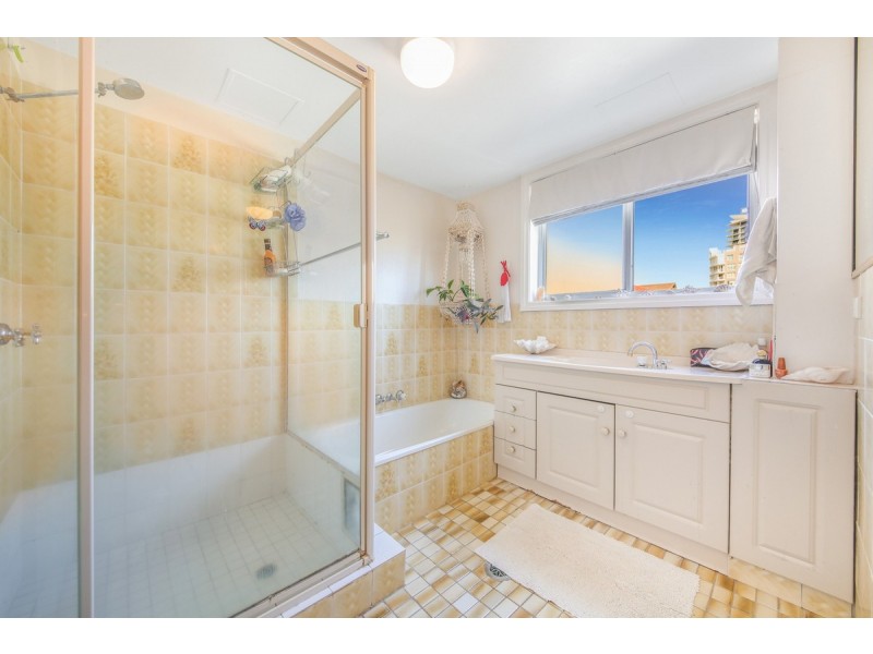 6/264 Marine Parade, Labrador QLD 4215