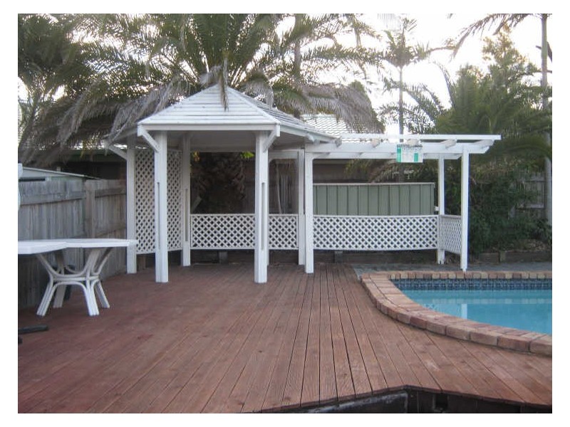 31 Collins Cresent, Benowa QLD 4217
