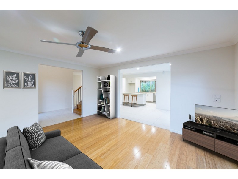 5 Callaway Court, Arundel QLD 4214