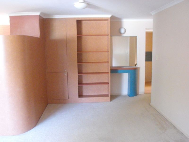 4/14 Lawson Street, Southport QLD 4215