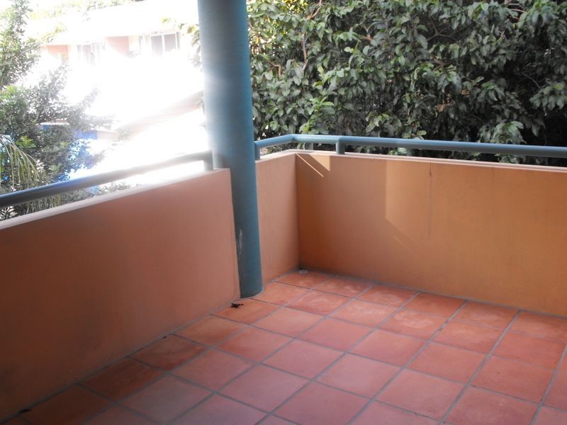 4/14 Lawson Street, Southport QLD 4215