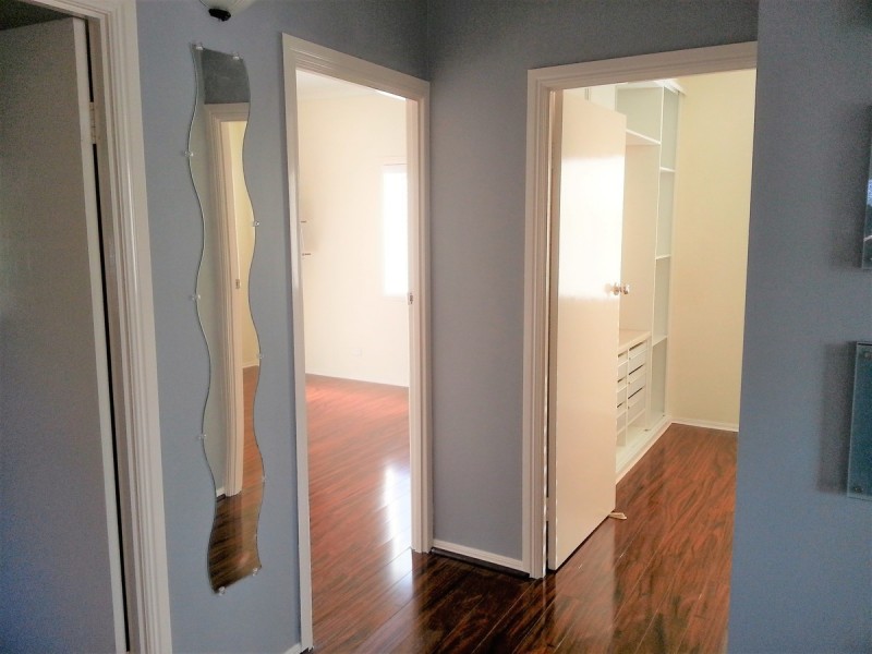 7 Woomera Crescent, Southport QLD 4215