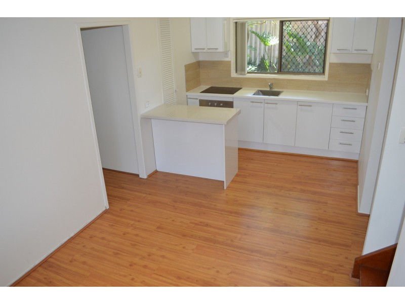 6 Melrose Place, Southport QLD 4215