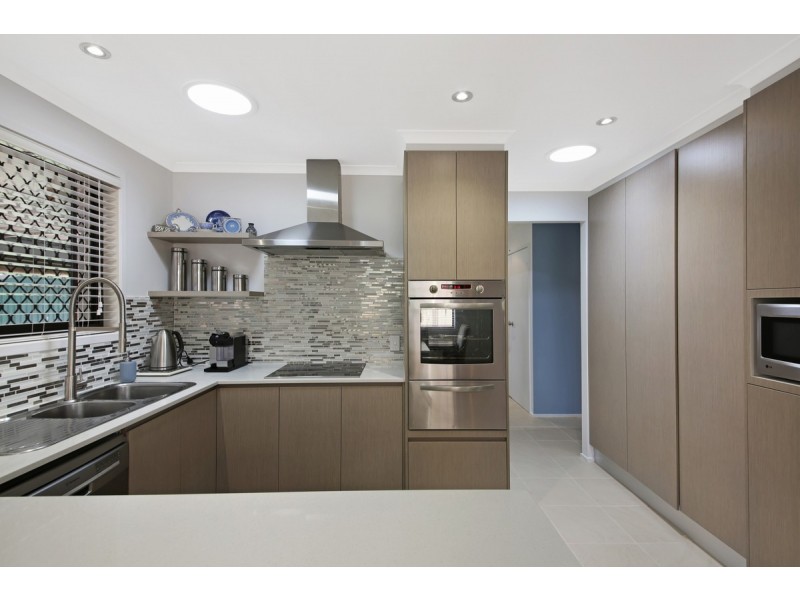 3 Crinkle Court, Southport QLD 4215